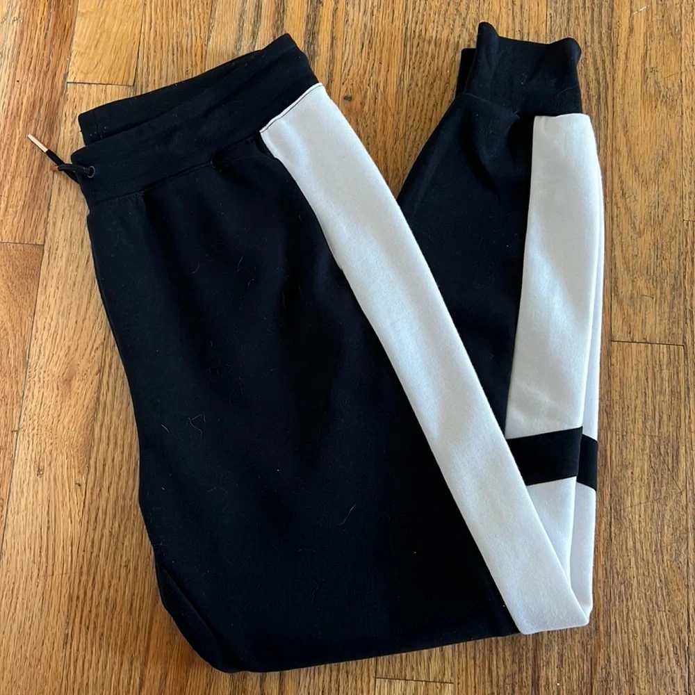 Onzie Sweats - Picture 1 of 7
